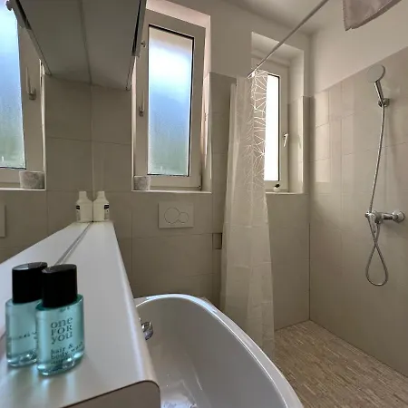 Feelhome-golfclub-balkon-4 Gaeste-wifi-smart Tv * Ebreichsdorf