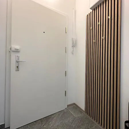 Feelhome-golfclub-balkon-4 Gaeste-wifi-smart Tv דירה *